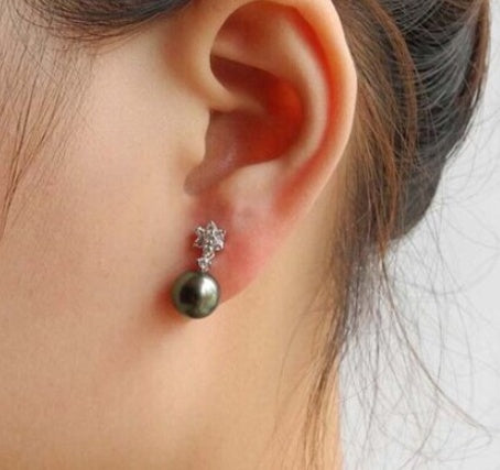 Black pearl earrings